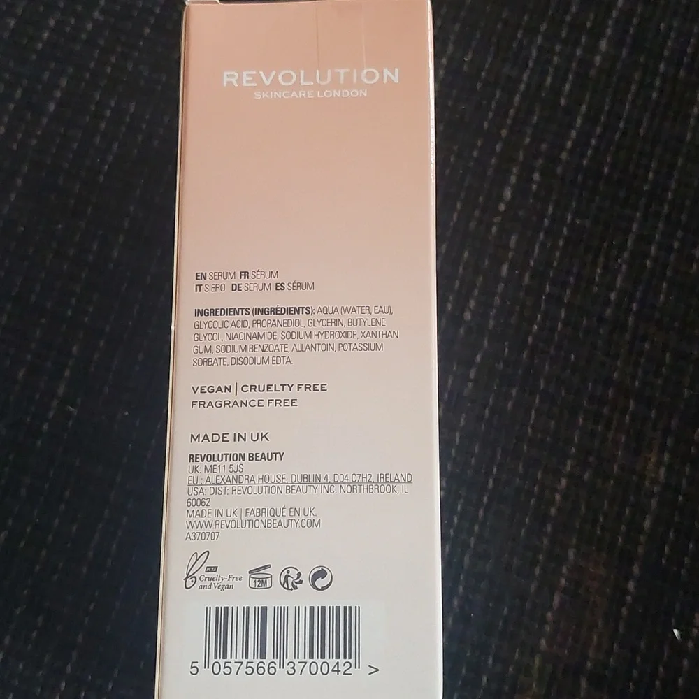 New makeup revolution glycolic‎ 10% serum
